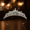 Corona de Novia Tocados Accesorios para Vestido Banquete Princesa Fiesta de Graduación Accesorios para el Cabello Corona de Actuación para Niña Diadema de Regalo de Cumpleaños
