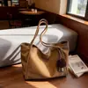 Bolso de gamuza para mujer 2026 nuevo de moda otoño de alta gama vintage para el trabajo bolso tote de gran capacidad bolso de hombro