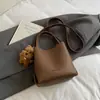 Bolso Minimalista de Alta Apariencia para Mujer Otoño e Invierno 2025 Nuevo Bolso Cruzado de Cubo Informal de Moda para Viajar Bolso de Hombro de Gran Capacidad