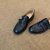 Chegada Nova de Outono Velcro Estilo Britânico Boca Profunda Versátil Sapatos Pequenos de Couro para Mulheres Slip-on Salto Baixo Couro Macio Respirável Loafers