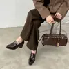 Mocassins de salto alto estilo britânico com bico quadrado para mulheres, sapatos de couro com salto grosso de 6 cm para o trabalho