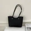 Bolsa Grande de Textura Trançada de Verão Feminina 2026 Nova Moda Retro Bolsa de Ombro Underarm Grande Capacidade para o Dia a Dia