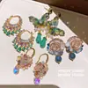 Mariposas Cayendo en Ramas de Primavera~Aretes de Flor de Cristal y Zirconia, Exquisitos Ganchos de Oreja Estilo Corte Francés, Aretes de Lujo Ligero para Mujeres con un Toque de Alta Gama
