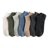 Calcetines de hombre de verano color liso calcetines invisibles transpirables absorbentes de sudor calcetines desodorantes calcetines verticales para hombre puesto de calcetines para hombre calcetines invisibles para hombre al por mayor