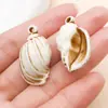 Serie de Vacaciones Seaside Estilo Europeo y Americano Colgante de Caracola Acrílica Accesorios de Joyería Materiales DIY de Concha Simulada Venta al por Mayor