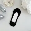 Meias de Barco de Boca Rasa Femininas Verão Algodão Inferior Boca Rasa Invisível Nova Antiderrapante Resistente ao Calcanhar Respirável Meias de Seda Gelada Verão Finas