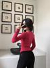 Camiseta Base de Punto de Manga Larga Corta Ultra-Corta Cruzada con Cuello en V para Mujer, Ajuste Slim, Elegante Top de Cintura Alta, Diseño Delicado y Dulce con Cuello en V