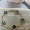 Pulsera de Nácar Gris Natural de Trébol con Flores de Doble Cara de Gran Venta, Joyería de Lujo Ligero con Acabado de Alta Gama, Suministro Directo desde la Fuente