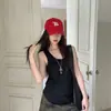 Camisola sexy estilo americano para mulheres, nova peça externa de verão, camiseta de algodão branca solta com um lindo detalhe nas costas, top casual sem mangas