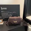 Bolso Cuadrado Pequeño Retro Francés de Alto Valor para Mujer 2026 Nuevo Estilo Otoño Correa de Cuero de Lujo Ligero Bolso de Hombro Versátil Bolso Cruzado