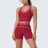 Conjunto de Yoga Europeu e Americano Color Block Escovado com Decote U e Alças Duplas Costas Esportivas Bonitas Shorts Roupa Fitness Conjunto para Corrida e Exercício