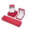 Caja de joyería de papel en ángulo recto, caja de embalaje para anillos roja, personalizable con impresión, caja de joyería con patrón de cuadros rojos