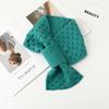 Bufanda Cruzada de Punto Cuadros Blanco y Negro para Mujer, Bufanda Corta Cálida de Lana Estilo Coreano, Chal Protector de Cuello para Otoño e Invierno, Versátil