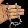 Nuevo collar de cobre con piedras de circonia, presentando un delicado diseño de una sola capa en forma de lágrima, ofreciendo una pieza de joyería de estilo corto de lujo ligero, moderna y elegante
