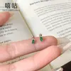 E0360 Brincos de Prata S999 Inteira com Tampa de Rosca e Zircônia Verde para Mulheres, Não é Necessário Remover ao Dormir, Piercings de Cartilagem Auricular, Brincos de Hélice