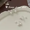 Pendientes Pequeños y Exquisitos Estilo Ins Coreano Plata de Ley S925 Pendientes Sencillos de Lazo y Corazón Frescos y Lindos Versátiles
