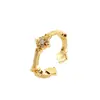 Anillo de trébol de cuatro hojas con circonita incrustada de temperamento de lujo ligero, moderno y simple, para mujer, individual, versátil, sensación de alta gama, joyería de mano exquisita para el día a día