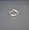 Anillo irregular de onda esmerilada plateado para mujer Nueva tendencia de primavera Plata de ley S925 Estilo frío de lujo ligero japonés y coreano Anillo para el índice