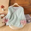 Blusa de algodón y lino para mujer de verano con cuello diagonal, nueva camisa retro étnica con botones de nudo chino, vestido de té bordado de corte holgado para mujer