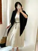 Chal triangular de punto para mujer talla grande, colección otoño 2026, estilo elegante y suave, perfecto para usar en capas y como prenda exterior