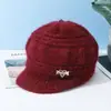 Novo Chapéu de Lã Tricotado de Moda de Inverno para Mulheres de Meia-Idade e Idosas, Chapéu Versátil à Prova de Frio para Uso Externo para Senhoras, Mulheres Idosas e Mães, com Forro Adicional de Lã