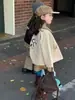 Moderna chaqueta de otoño estilo coreano para niñas, de 26, con cuello de color contrastante y estampado de pingüino, ropa exterior súper linda para bebés
