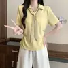 2026 Verão Novo Estilo Tamanho Plus Size Feminino Design Estilo Coreano Gola Laço Punho na Cintura Curva Manga Curta Camiseta Top