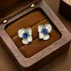 Pendientes de Flor de Esmalte Azul y Blanco Estilo Francés, Lujo Ligero y Sensación de Alta Gama, Versátiles para el Uso Diario