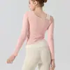 Ropa exterior de manga larga para mujer para yoga con almohadillas en el pecho, tops deportivos de dos piezas falsas en contraste color piel, off-shoulder, Ropa de fitness para Pilates para mujer