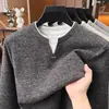 Moletom estilo Old Money para homens, logo e bordado personalizados, uniforme de equipe, gola redonda, design falso de duas peças, malha masculina de outono