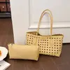 2026 Nueva Bolsa de Tote Tejida Hueca de Gran Capacidad para Mujer, Bolso de Hombro para el Trabajo con un Estilo Casual y Relajado, Bolso de Axila