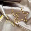 Pendientes Grandes Exagerados de Estrella de Cinco Puntas de Moda Europea y Americana, Pendientes de Gancho de Metal Hueco de Celebridad de Internet de Moda, Accesorios de Nicho a la Moda