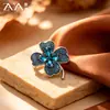 Elegante y Exquisito Broche de Cristal de Trébol de Cuatro Hojas para Mujer, Pin Sencillo y Versátil, Broche con Estilo y Acabado de Alta Gama, Accesorio para Ropa