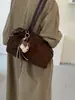 Bolsa de ante francesa para axila, nova coleção outono/inverno 2026, bolsa tote retrô americana, adequada para o trabalho e uso casual, bolsa de ombro e bolsa de mão