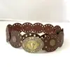 Fivela Larga de Metal Envelhecido Retro Longhorn para Mulheres com Rebite Decorado e Recorte Redondo Cós Versátil de Couro de Vaca