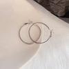 Aretes de aro liso atmosférico exagerado europeo y americano para mujer estilo frío ins versátiles de metal aros para la oreja aguja de plata 925 aretes de red roja