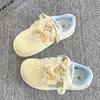 Zapatillas de Entrenamiento Alemanas Gruesas, Lindas y Originales para Mujer, Nuevas Versátiles para Chicas Lindas Primavera y Otoño 2026, Tenis Blancos Gruesos con Lazo