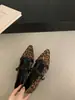 Zapatos Mary Jane de tacón alto estilo retro con estampado de leopardo para mujer, nuevo modelo otoño 2026, adecuados para combinar con faldas, zapatos de vestir elegantes estilo coreano