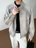 Chaqueta de cuero retro americana con cuello alto, adecuada para primavera y otoño, en color liso con un look sofisticado, corte holgado, estilo casual y versátil para varios atuendos, para hombre