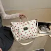 2026 Nova Bolsa de Mão Tote Grande Capacidade Simples Fashionável Fofa Morango Casual Bolsa de Ombro para Mulheres Trabalho Veludo