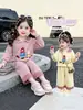 Conjunto de Moletom Estiloso Soltinho Primavera/Outono para Meninas Novo 2026 Conjunto Casual Fofo de Duas Peças para Bebê Menina Início do Outono