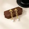 Brincos de Pérola Barroca de Luxo Leve e de Alta Qualidade com Design Vintage Desgastado de Espinha de Peixe e Estilo Elegante