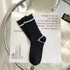 Meias de outono e inverno para mulheres meias da moda estilo Navy preto R bordado meias de cano médio meias coreanas atacado esportes R