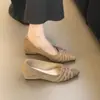 Otoño 2026 Nuevo Versátil Retro Gamuza Punta Fina Corte Bajo Cuña Zapatos de Salón Mujer Negro Viaje Temperamento Tacones Altos