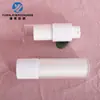 Botella de vacío cilíndrica de 30 ml en stock, botella dispensadora de loción a presión de 15 ml, botella dispensadora de esencia en spray AS, botella cosmética