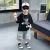 Conjunto de Verão com Manga Curta para Meninos Shorts Jeans Infantil Duas Peças 2026 Novo Estiloso Streetwear para Bebê Menino