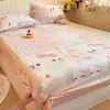 Conjunto de lençóis de cama de veludo com floco de neve, três peças, marca Simmons, à prova de sujeira e poeira, forrado com fleece para o inverno, capa protetora de cobertura total, estilo de capa de cama taiwanesa