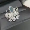 Anillo Versa de Estilo Francés Nuevo Exquisito Super Brillante para Mujer, Chapado en Plata Microincrustado con Piedras Preciosas de Colores Moda Anillo Abierto