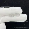 2025 Pendientes Clásicos de Perla Di Letra Cd Pendientes de Botón Retro para Mujer Material de Latón de Alta Calidad Venta Directa del Fabricante