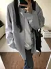 Camisa Listrada Azul de Manga Longa, Preguiçosa Primavera e Outono Nova Loose Design Casual Versátil Camisa Jaqueta Proteção Solar Top